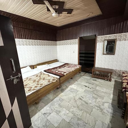 Subhadra Guest House Mathura Esterno foto
