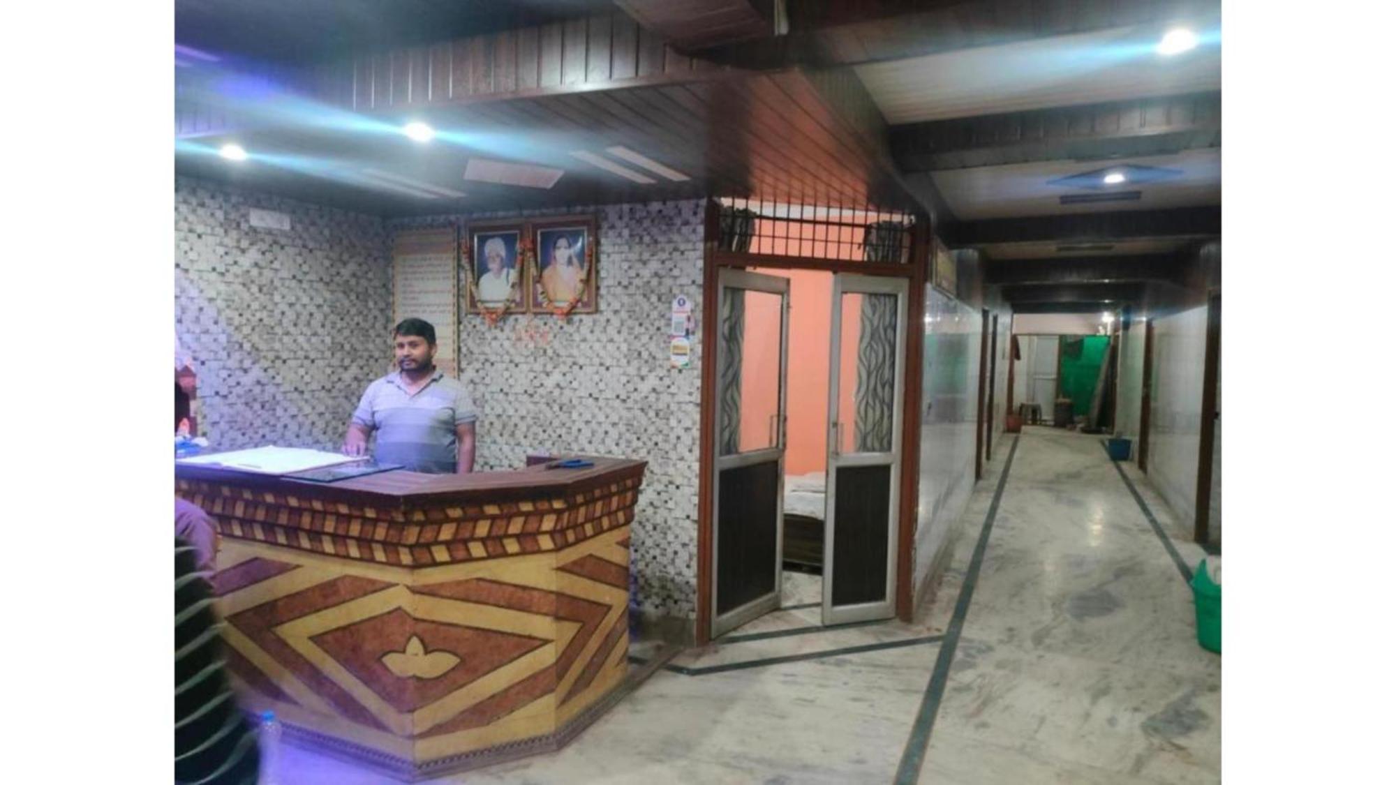 Subhadra Guest House Mathura Esterno foto
